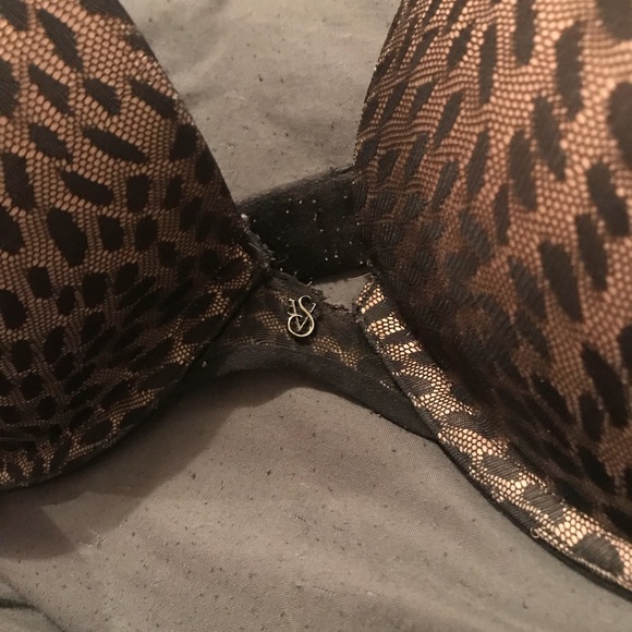 Victoria’s Secret “Fabulous” bra 38C - Picture 4 of 5